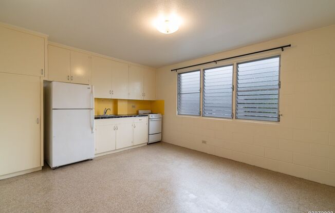 1-bedroom 1-bath Corner Unit with 1 ASSIGNED PARKING, WATER & SEWER INCLUDED!