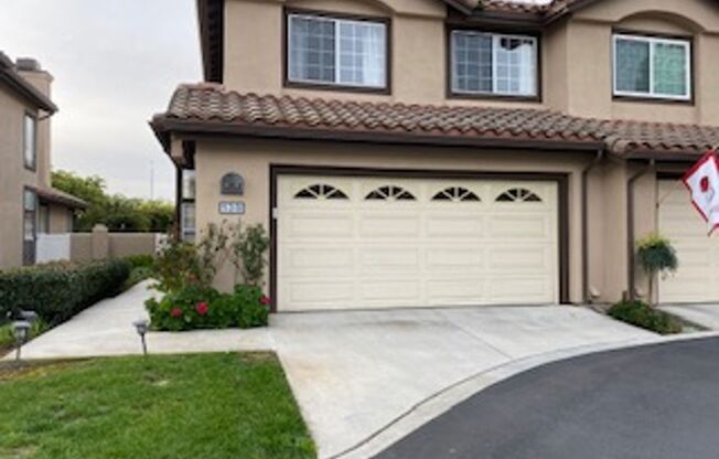 Beautiful 3 bedroom end unit home in Aliso Viejo