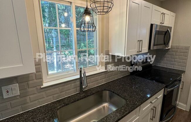 4 beds, 3 baths, 1,560 sqft, $2,300