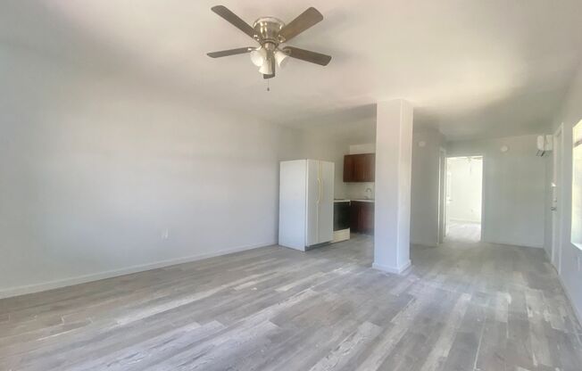 2107 Ave. L
