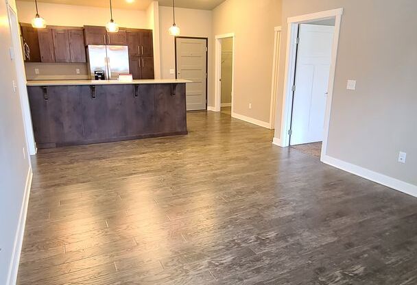 2 beds, 2 baths, $1,525, Unit 217