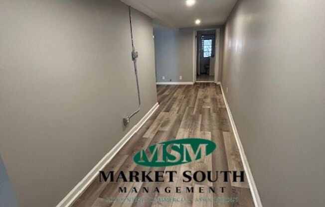 RENOVATED ONE BEDROOM ON THE BEAUTIFUL JONES STREET!!!