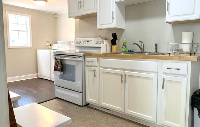 2 beds, 1 bath, $1,995