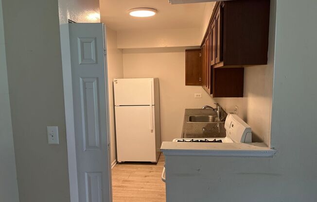 1055 W CATALPA