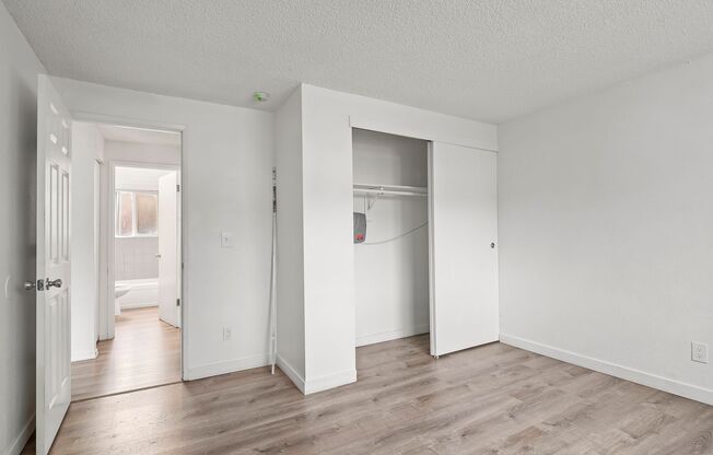 2 beds, 1 bath, 742 sqft, $1,545, Unit 22