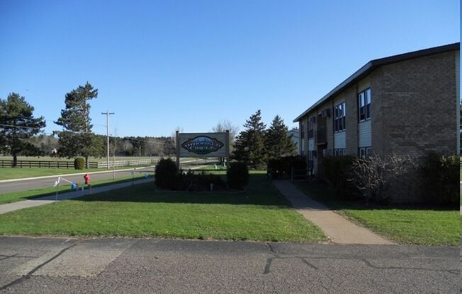 2 beds, 1 bath, $1,045, Unit 615-01