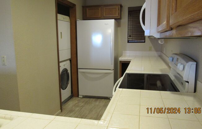 2 beds, 2 baths, $1,150, Unit 500 LH Ave A1