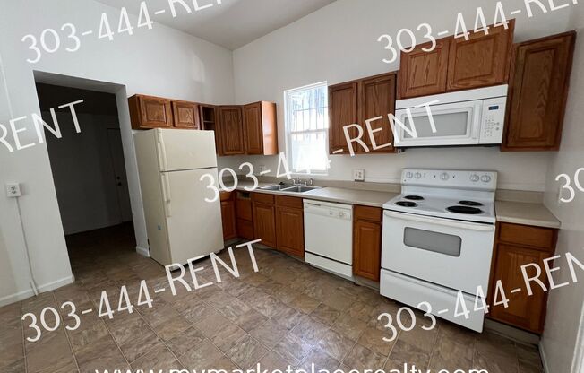 3 beds, 1 bath, 882 sqft, $1,795