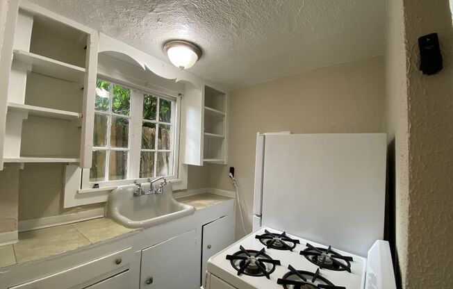 LIMITED TIME SPECIAL $500 OFF ONE MONTH'S RENT! Charming 1 Bed 1 Bath Apartment for Rent in Orlando, FL THORNTON PARK!!!