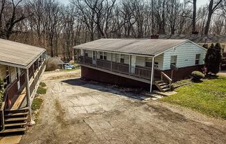 GOODYEAR HEIGHTS - 2BR Duplex with Basement on DEAD END STREET