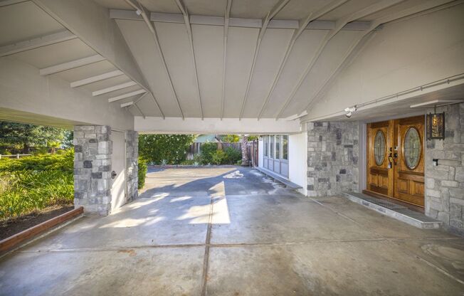 Spacious 3 Bed, 2.5 Bath Home in Quiet Neighborhood w/ AC + Pool!