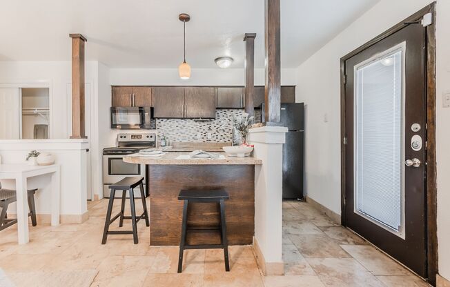 1 bed, 1 bath, 690 sqft, $1,040, Unit 1109