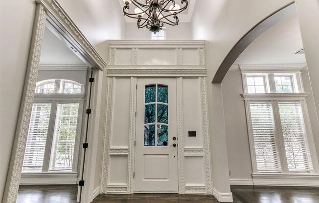 Stunning Executive Home for Lease!