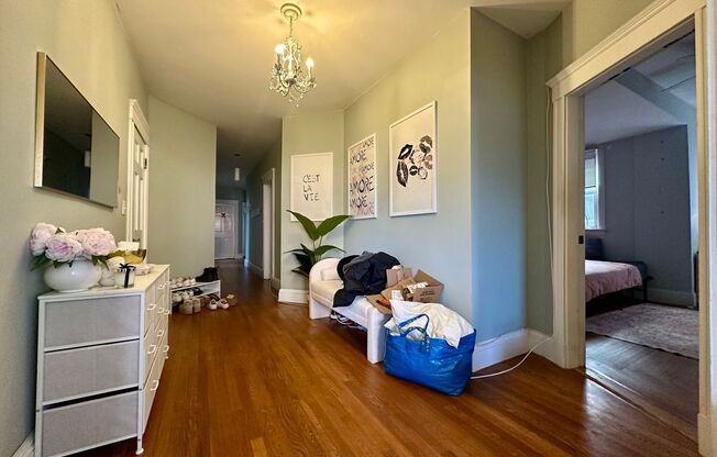 Charming 1 Bedroom