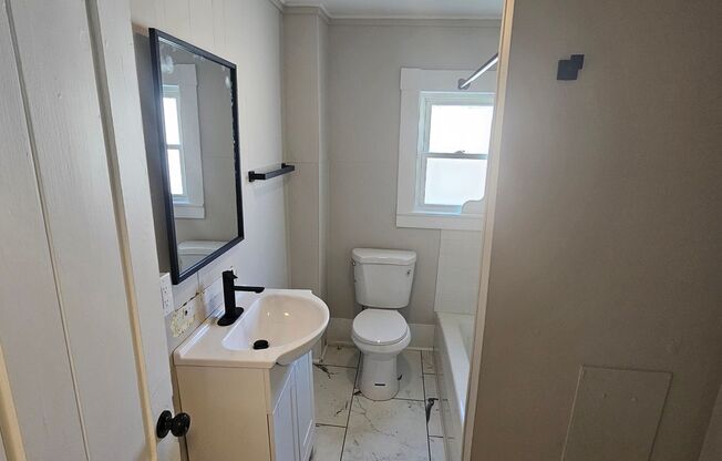 2 beds, 1 bath, 760 sqft, $2,400, Unit 13 Keegin