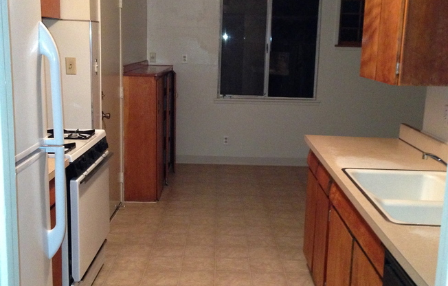 4 Bedroom Home Close to Campus-$750 Off 1st Month's Rent