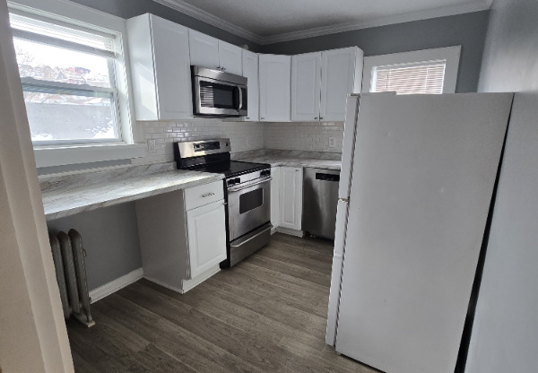 327 RUSTIC AVE