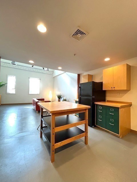 1 bed, 1 bath, 1,058 sqft, $3,100, Unit 7