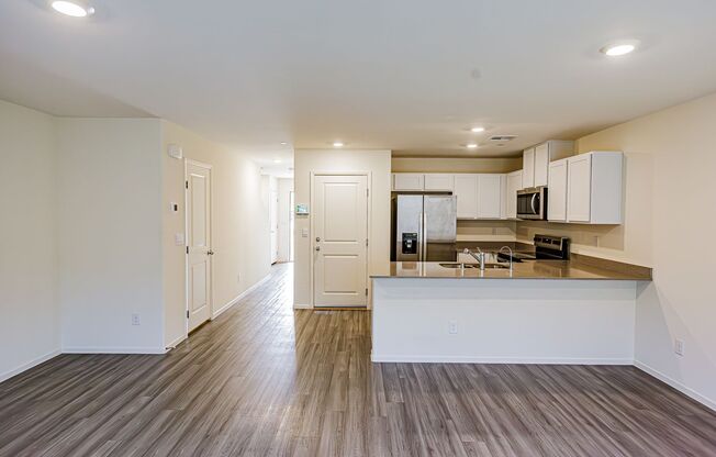 3 beds, 2.5 baths, $1,750