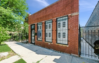 2141 N. Laramie Ave