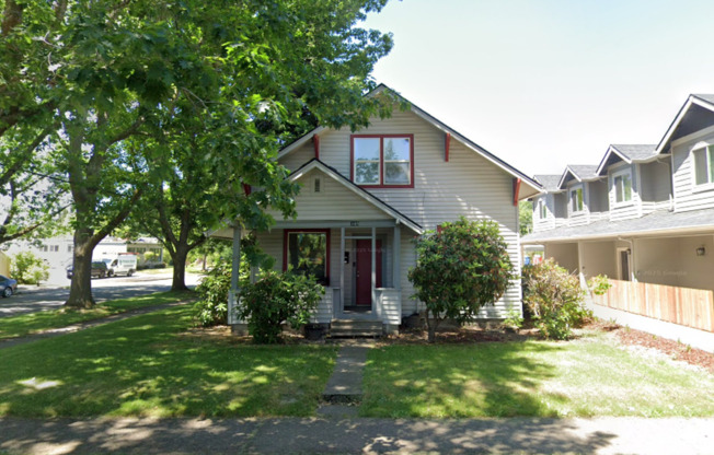 $250 OFF FIRST MONTH - 3 Bedroom House in NE Salem