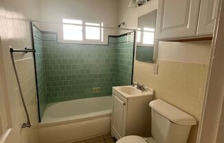 2 beds, 1 bath, $2,350, Unit 01