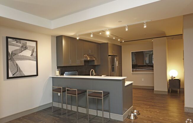2 beds, 2 baths, 1,356 sqft, $2,712, Unit 511
