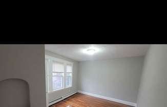 Studio, 1 bath, 350 sqft, $1,600, Unit 4