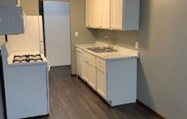 2 beds, 1 bath, 1,155 sqft, $1,530, Unit 171