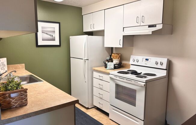 2 beds, 1 bath, 800 sqft, $1,699, Unit 8007