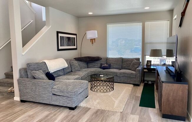 Impressive Newer House In Mosaic