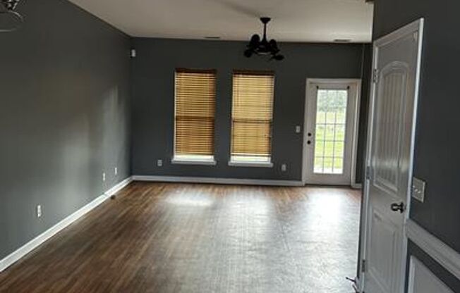 MOVE IN READY!