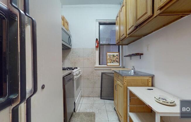 1 bed, 1 bath, $2,950, Unit B2