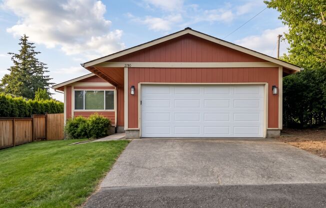 *Holiday Special! Second Full Month of Rent Free!* Neat and Tidy 3 Bedroom, 2 Bath Home in West Linn