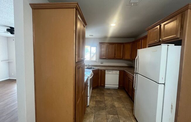 2 beds, 2 baths, $1,325