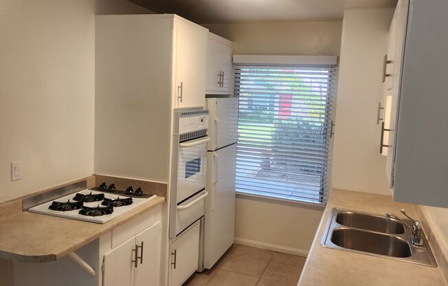 1 bed, 1 bath, $2,395, Unit Unit 10