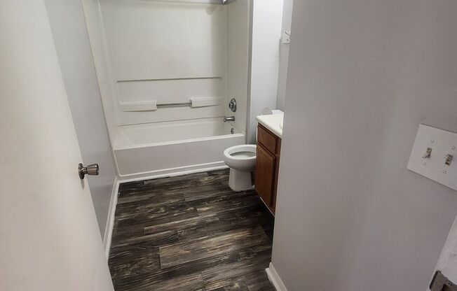 2 beds, 2 baths, 975 sqft, $975, Unit 91