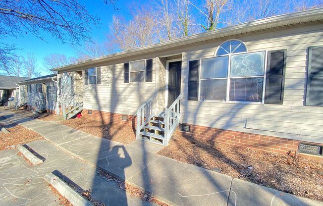 2bd/1ba Apt. close Downtown Salisbury & easy access to I-85