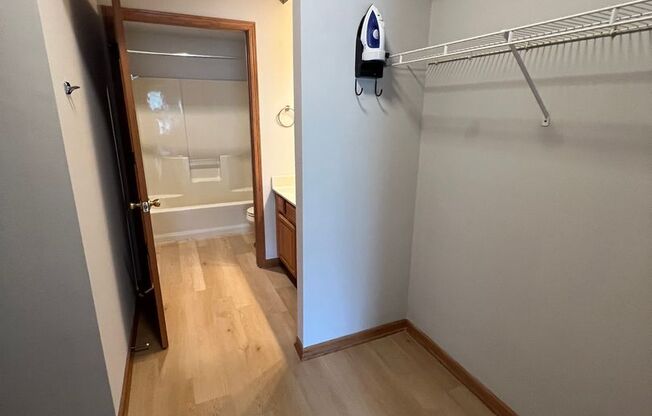 2 beds, 2 baths, 1,227 sqft, $1,775, Unit 5017