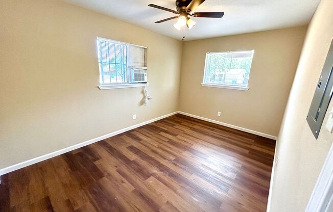 2 beds, 1 bath, $1,075