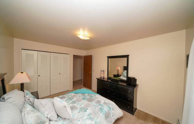 Spacious Bedrooms at Fairlane Apartments in Springfield, MI 49037