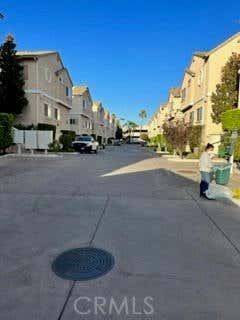 3 beds, 3 baths, 1,300 sqft, $3,700, Unit 70