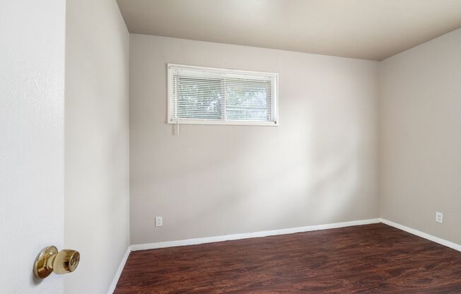 3 beds, 1 bath, $1,150