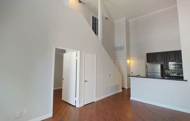 2 beds, 1 bath, 925 sqft, $2,850, Unit 307