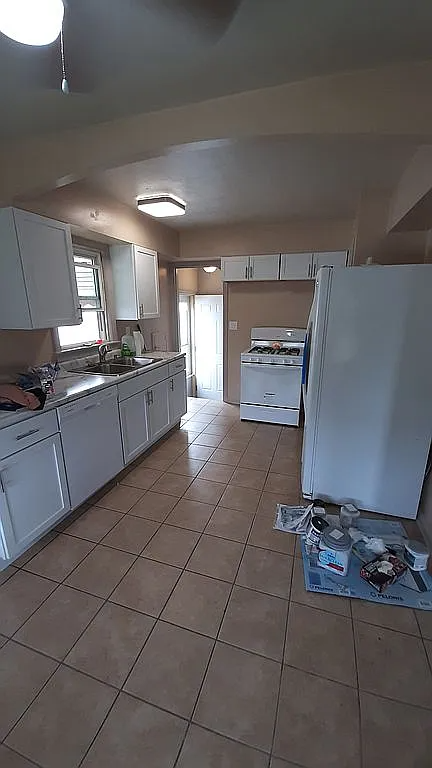 4291 W 12 ST