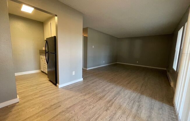 2 beds, 1 bath, 950 sqft, $1,595, Unit 05