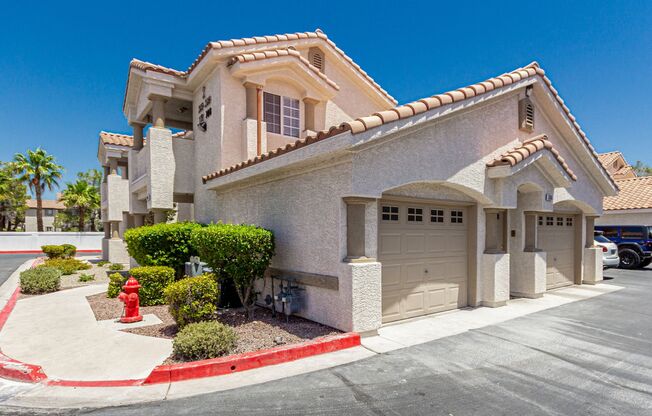 Upgraded 2 Bed 2 Bath with attached 1 Car Garage at Desert Inn Estates!