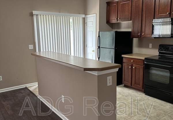 3 beds, 2.5 baths, 1,896 sqft, $2,099