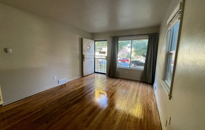 Warm & Spacious 4-Bedroom Single Family Home on N 30th St