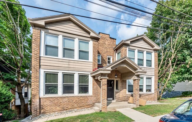 *** Amazing Location * Beautiful Apartments in Dormont * Available Now * Pet Friendly * Renovated ***